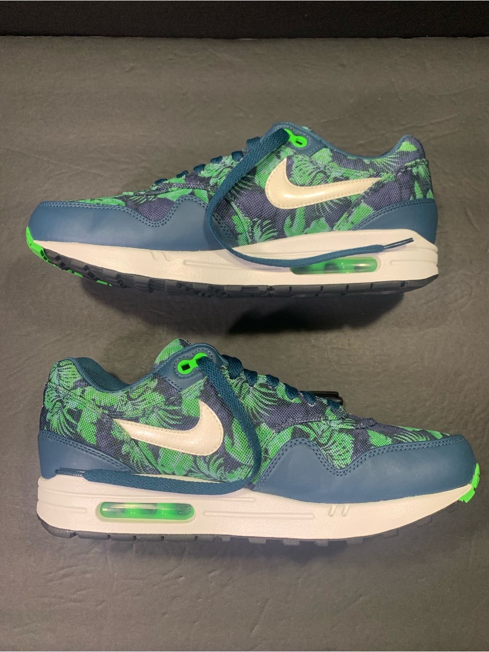Nike Air Max 1, Men’s Blue Green Floral Print Sneakers Shoe Size- 9 ( Rare ) - Picture 3 of 9